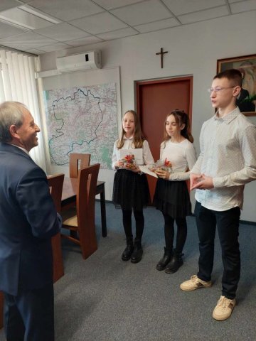 b_1024_768_0_00_images_2023_2024_Bujak_wizyta_412922053_825918519336098_690611913382359697_n